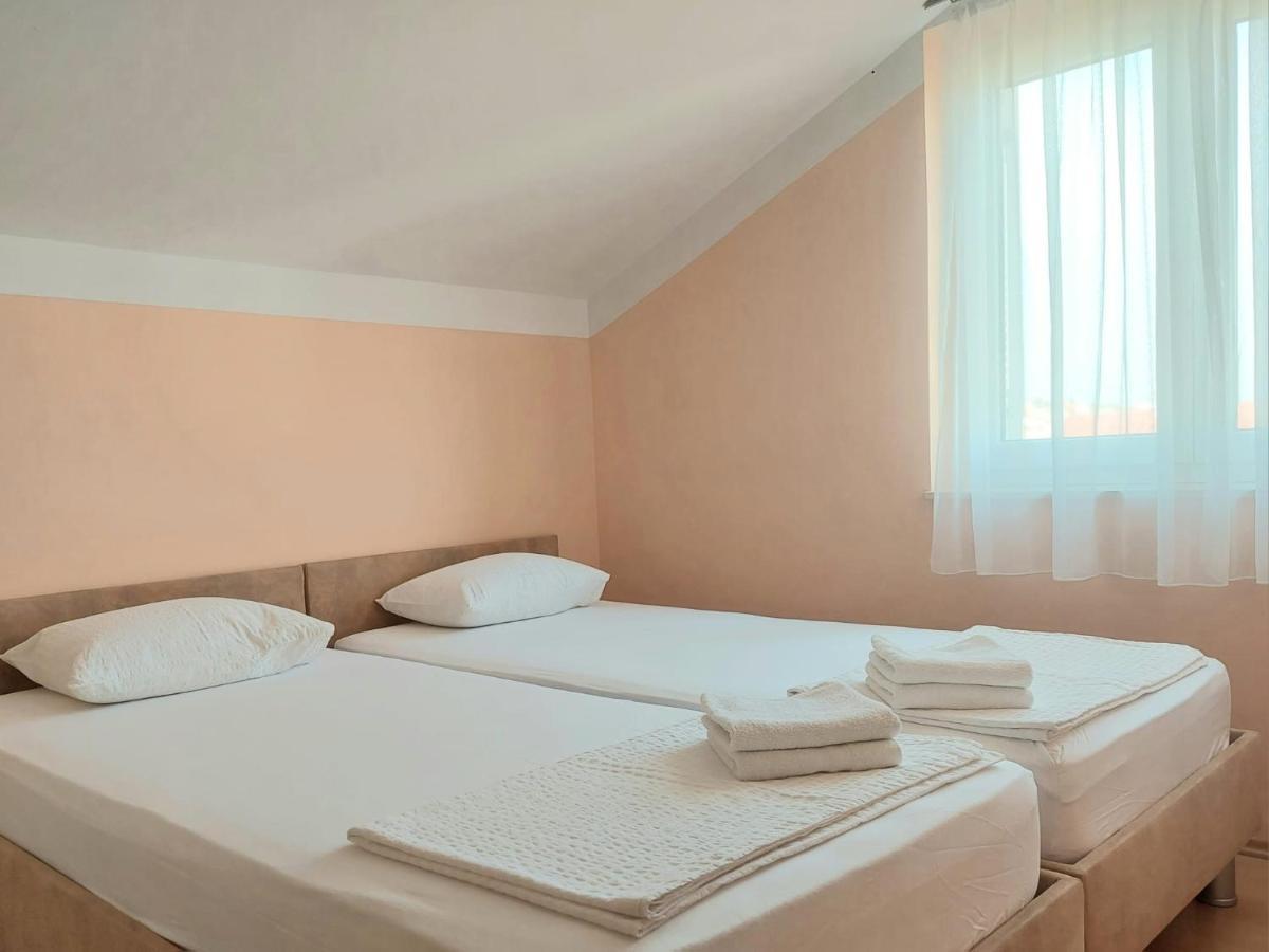 Apartments Oaza, Vrsi Mulo ภายนอก รูปภาพ